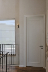 דלת פנים לבנה