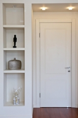 דלת לבנה לחדר