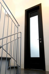 דלת פנים שחורה